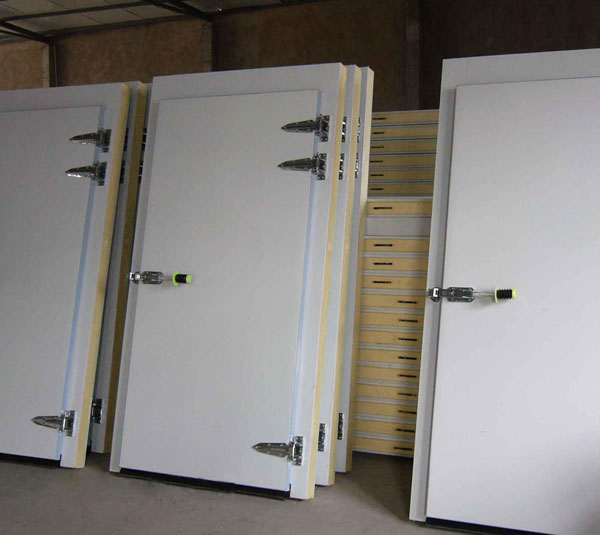 冷庫(kù)半埋門(mén)